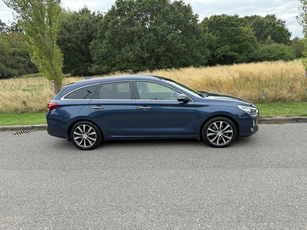 Hyundai I30 1.6 Crdi Premium Tourer Euro 6 Blue #3