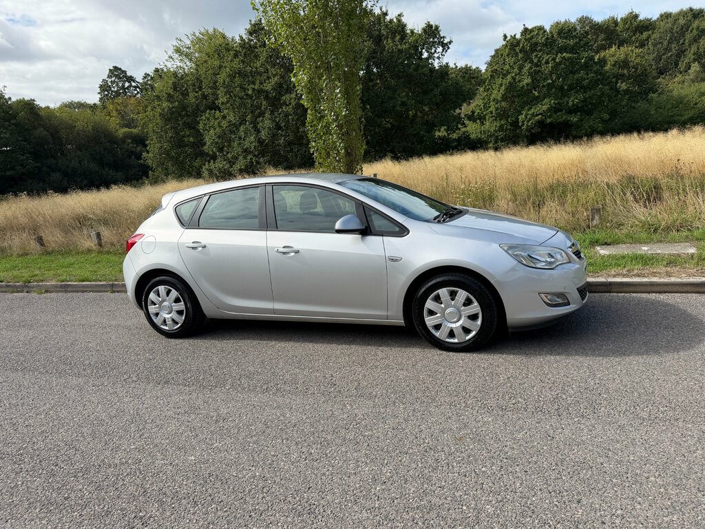 Vauxhall Astra 1.6 16V Elite Euro 5 Black #1