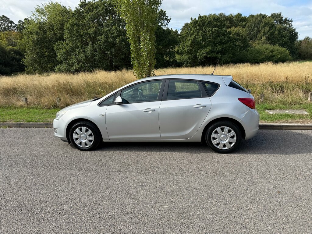 Vauxhall Astra 1.6 16V Elite Euro 5 Black #5