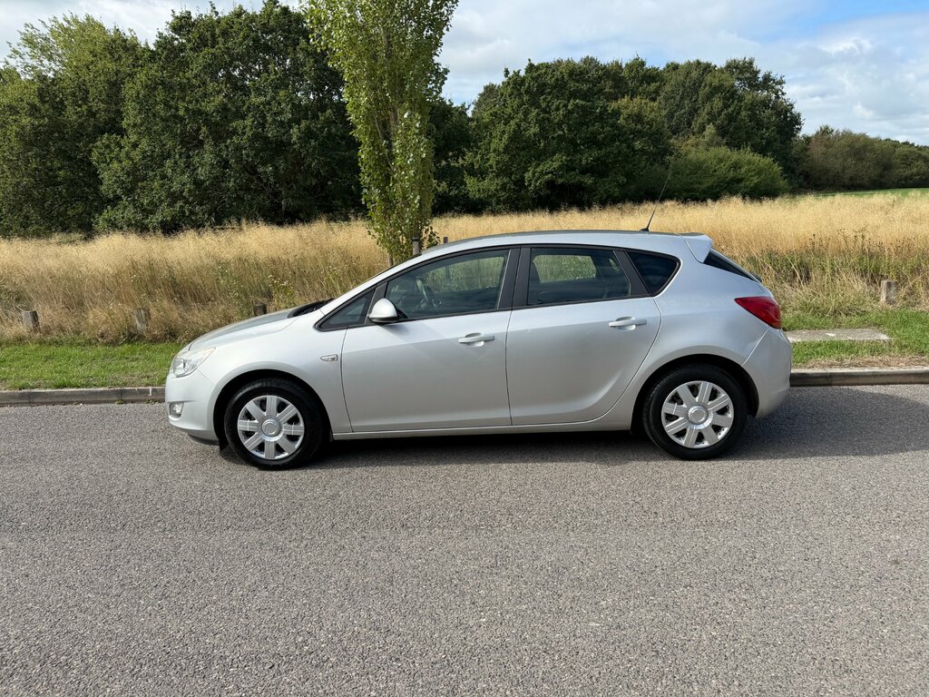 Vauxhall Astra 1.6 16V Elite Euro 5 Black #4