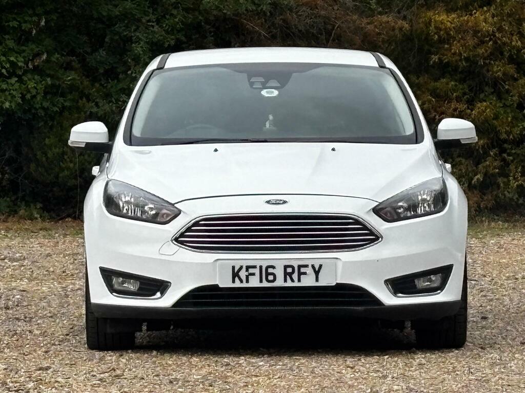 Ford Focus 1.0T Ecoboost Titanium Euro 6 S S White #2
