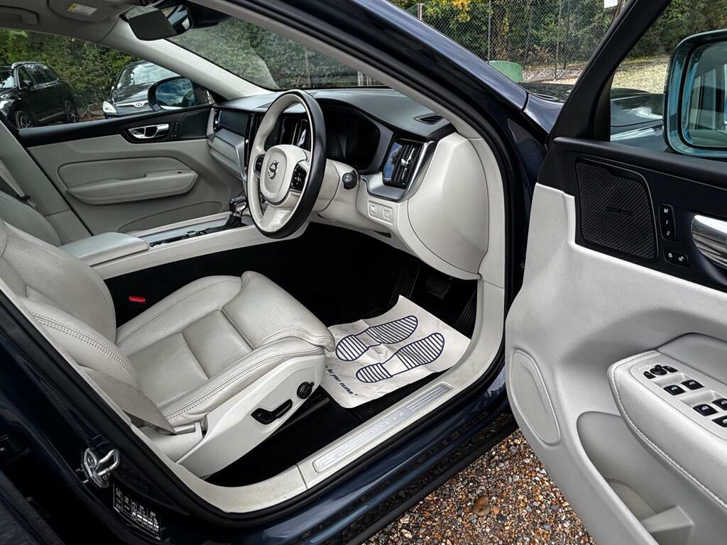 Volvo XC60 D4 Momentum Winter Pack, Blis, Rear Par Grey #20