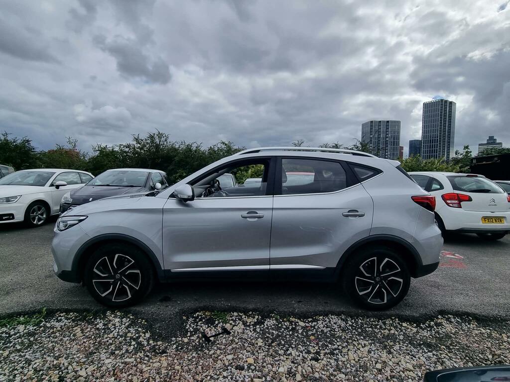 MG ZS Exclusive Silver