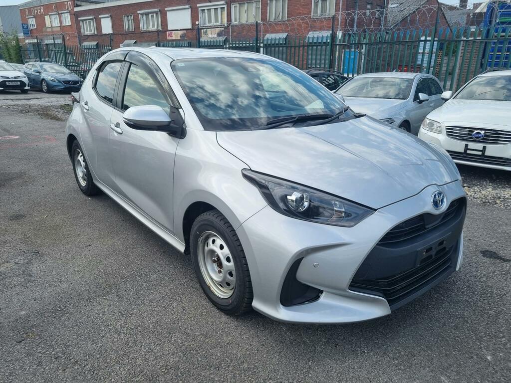 Toyota Yaris Excel Silver #2