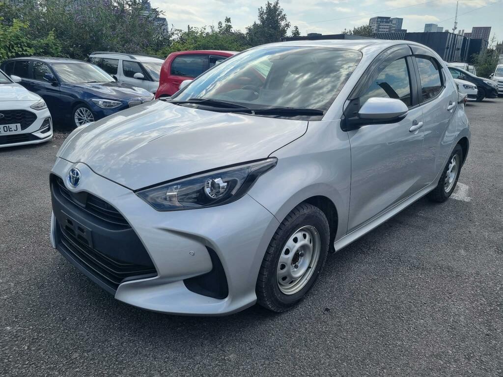 Toyota Yaris Excel Silver #4