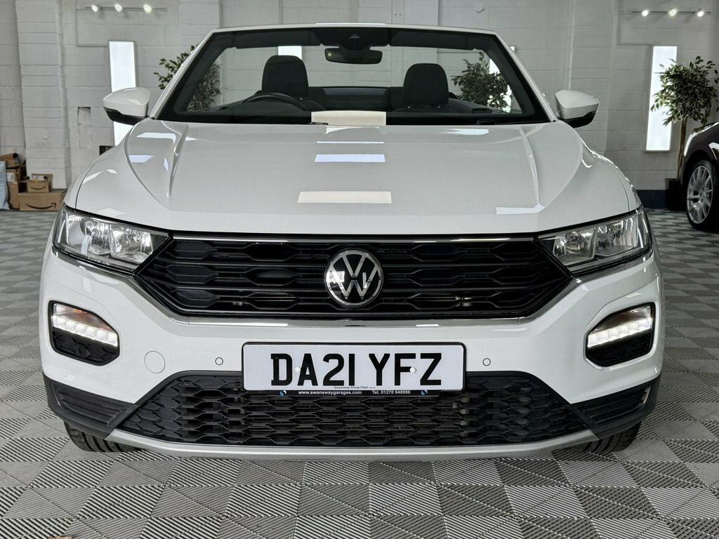 Volkswagen T-Roc 2021 1.5 Tsi Evo Design Cabriolet Manua White #4