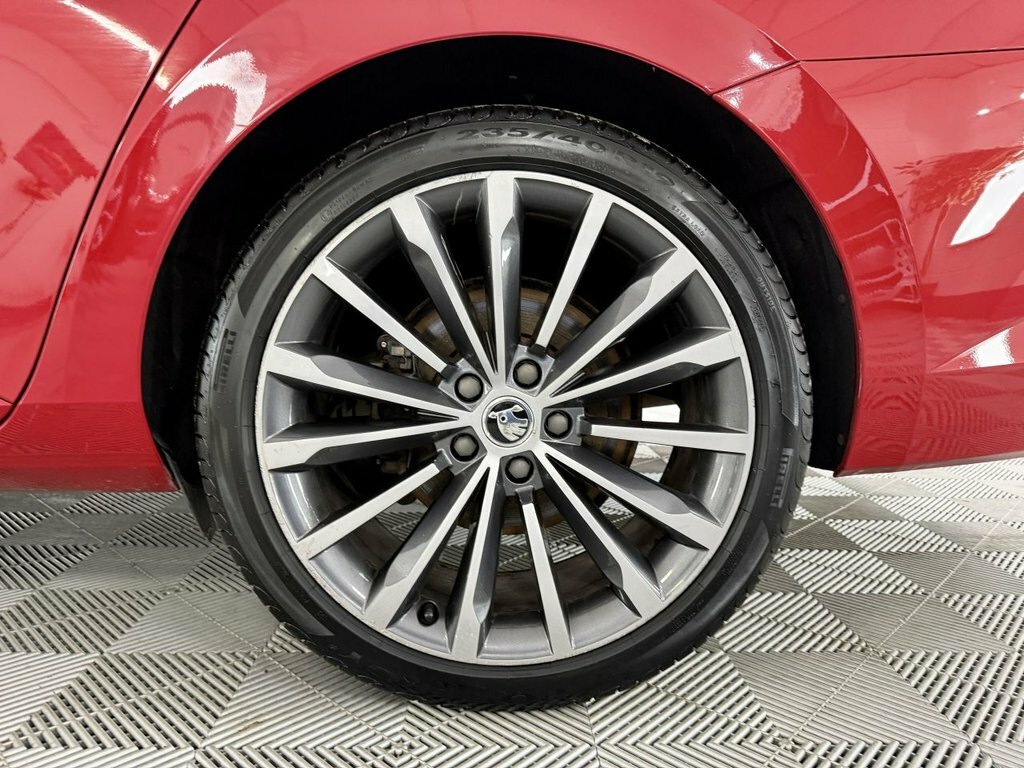 Skoda Superb Hatchback White #14