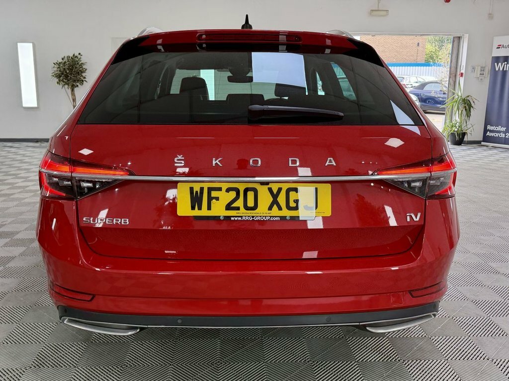 Skoda Superb Hatchback White #7
