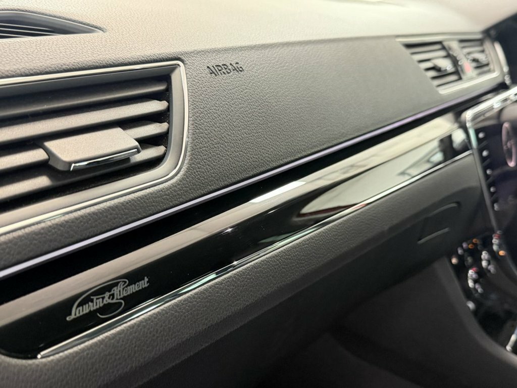 Skoda Superb Hatchback White #29