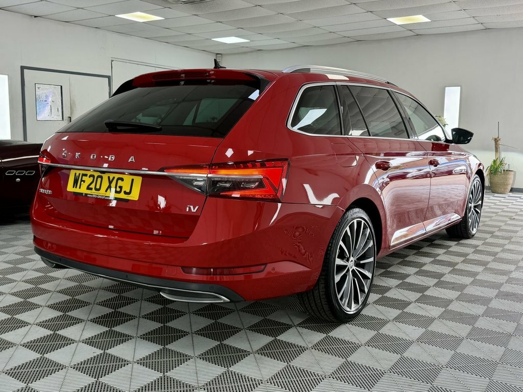 Skoda Superb Hatchback White #8