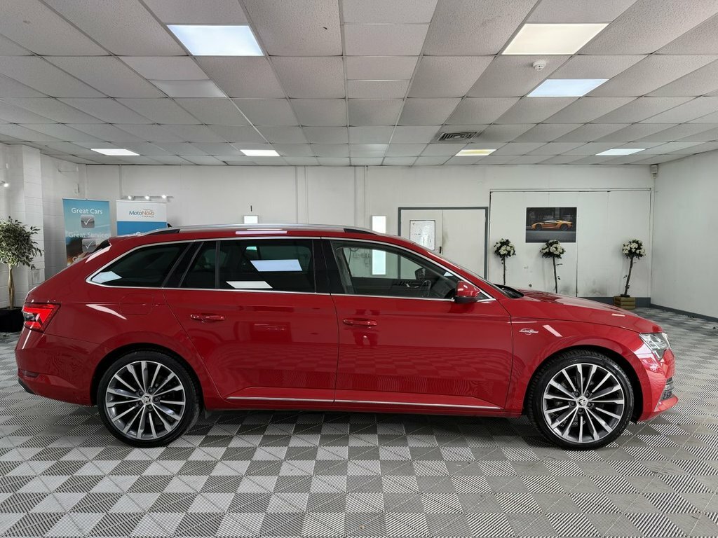 Skoda Superb Hatchback White #9
