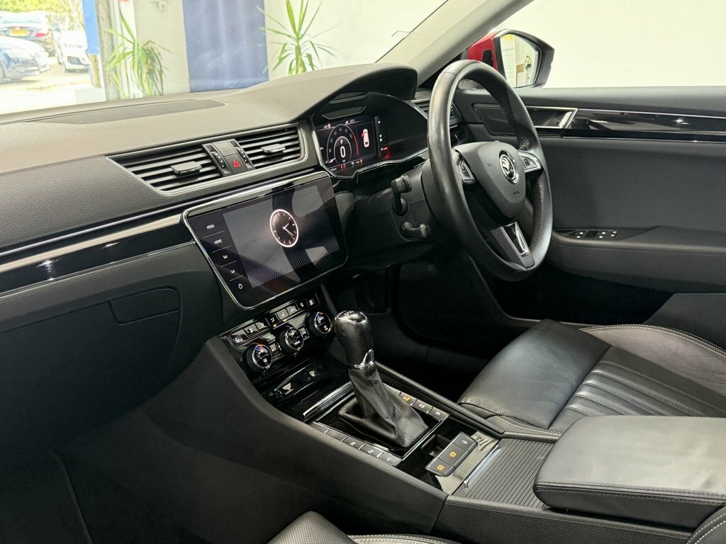 Skoda Superb Hatchback White #28