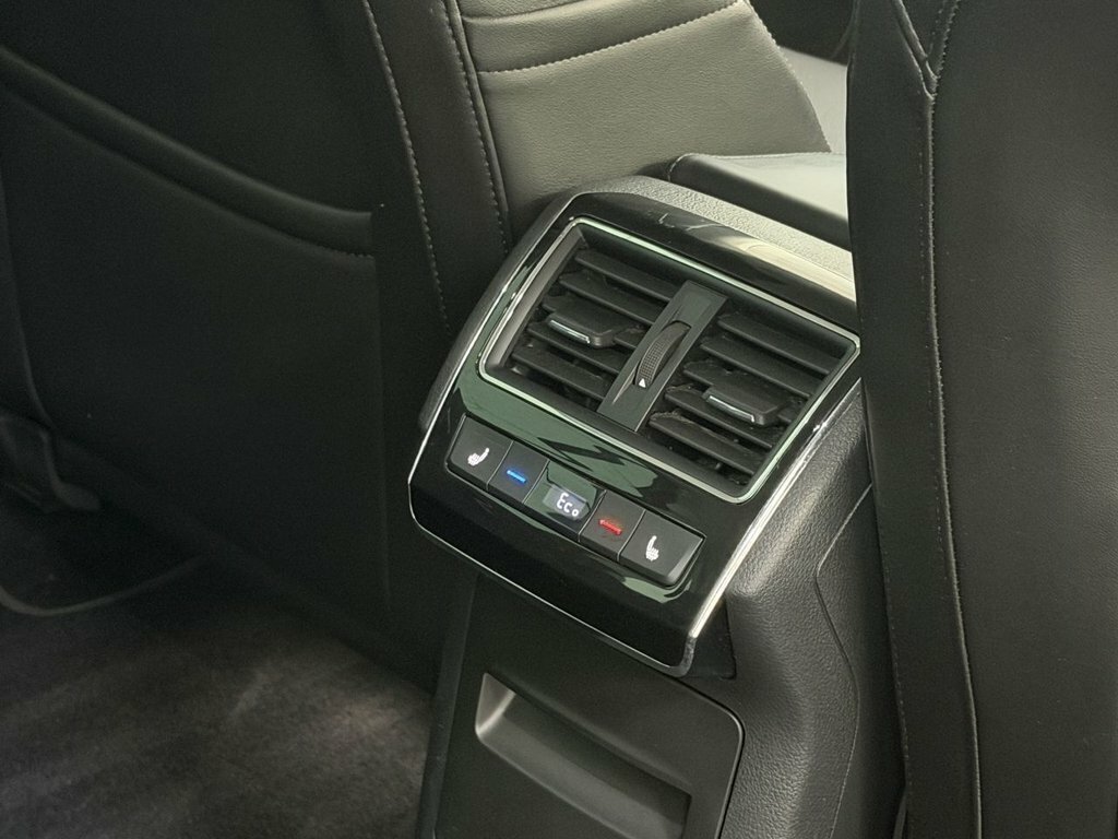 Skoda Superb Hatchback White #20