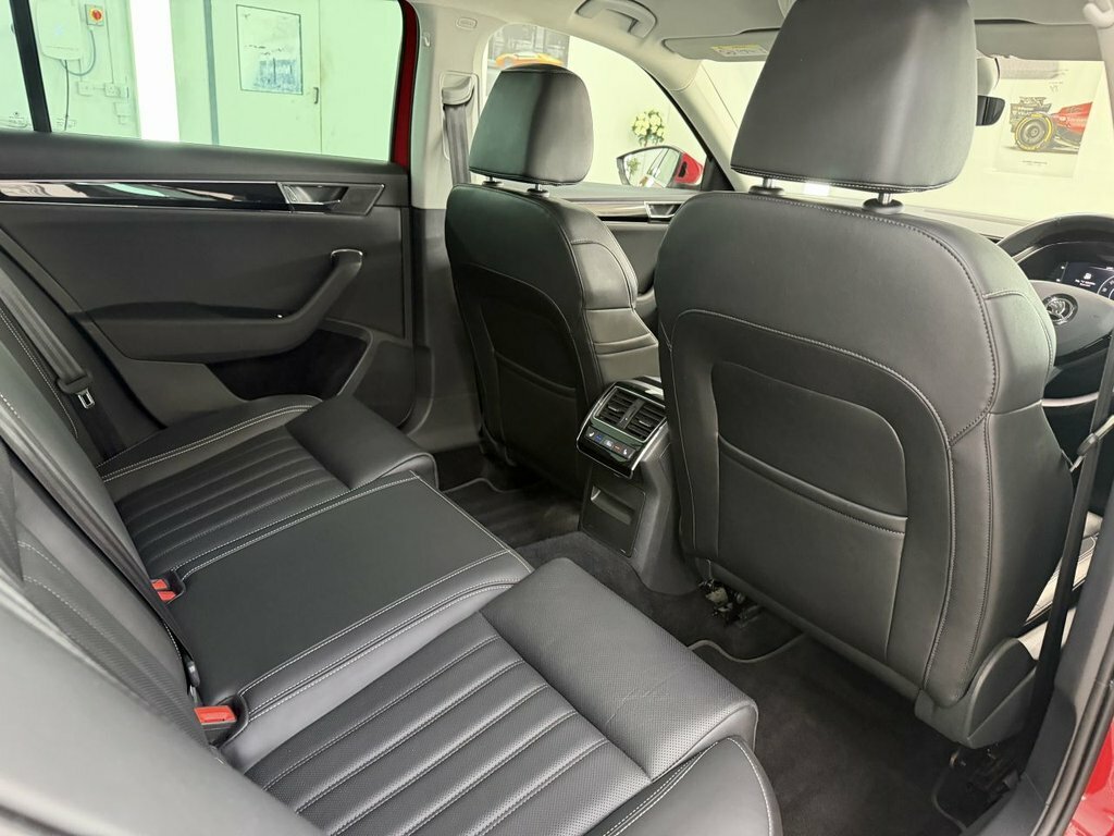 Skoda Superb Hatchback White #19