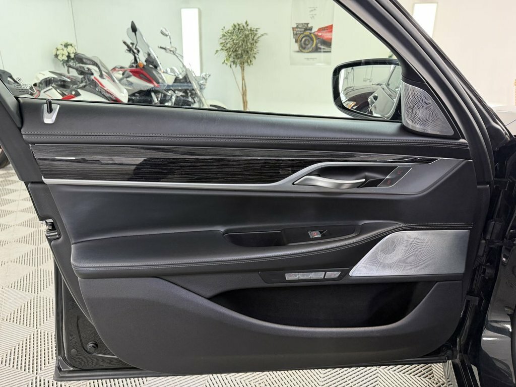 BMW 7 Series 730D Blue #29