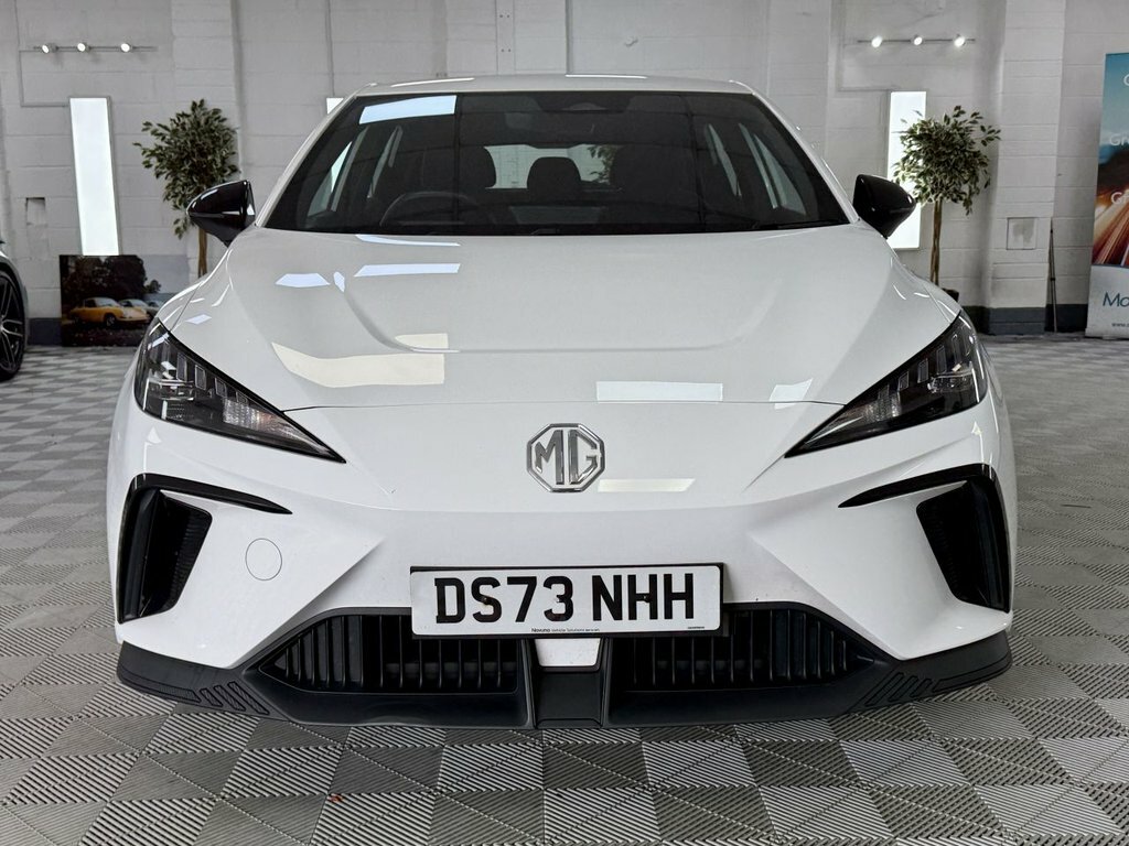 MG MG4 2024 51Kwh Se Hatchback 170 Ps White #4