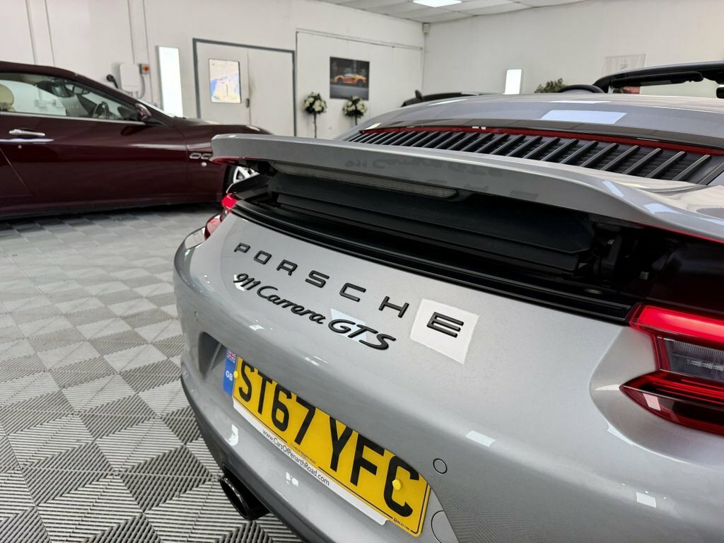 Porsche 911 911 Targa 4S S-a Black #17
