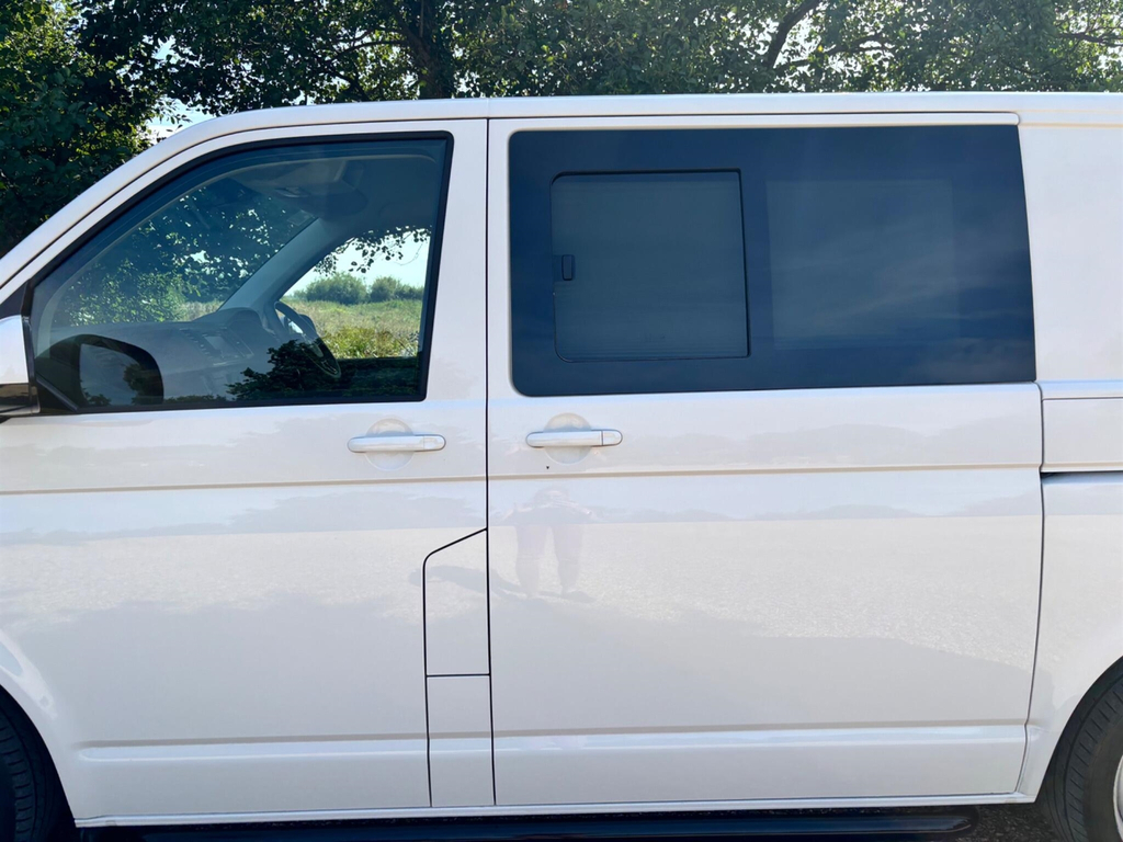 Volkswagen Transporter Camper Van XNZ9982 White #4
