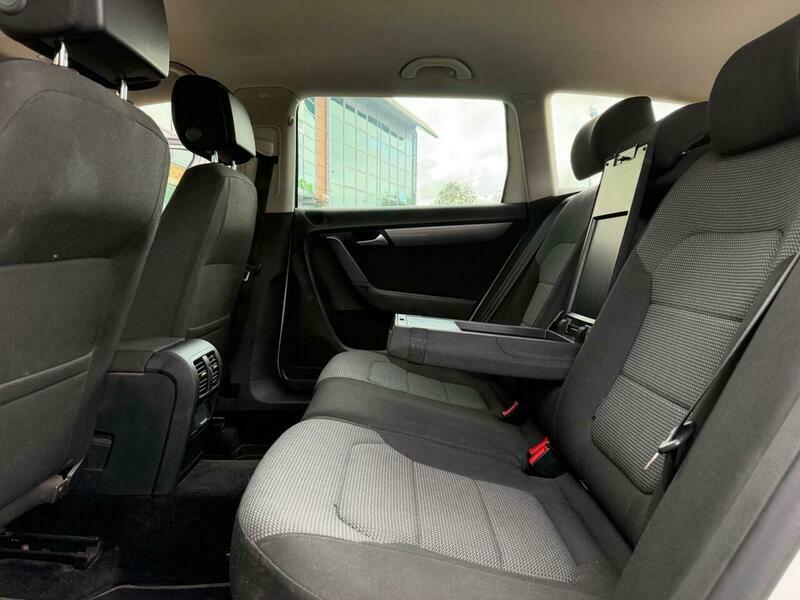 Volkswagen Passat  Black #40