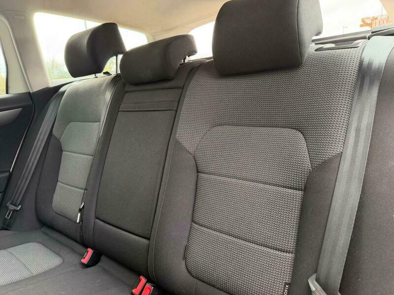 Volkswagen Passat  Black #41