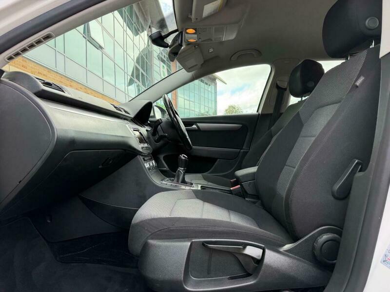 Volkswagen Passat  Black #35