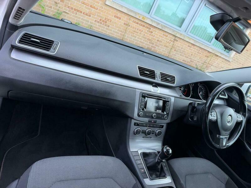 Volkswagen Passat  Black #29