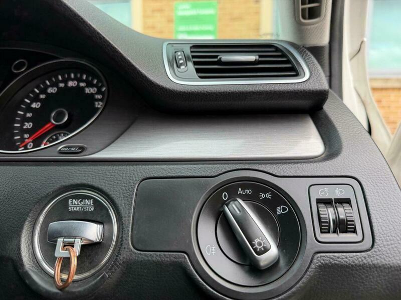 Volkswagen Passat  Black #32