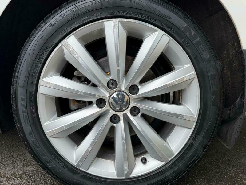 Volkswagen Passat  Black #16