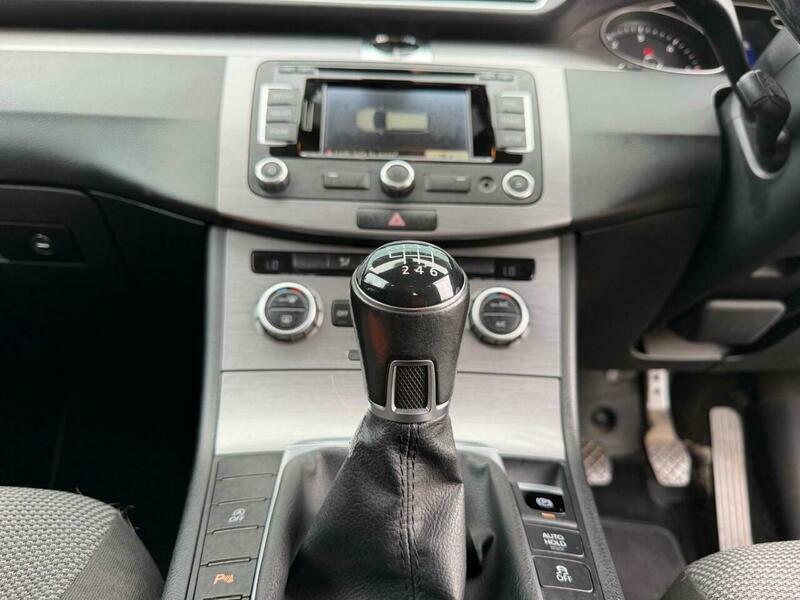 Volkswagen Passat  Black #44