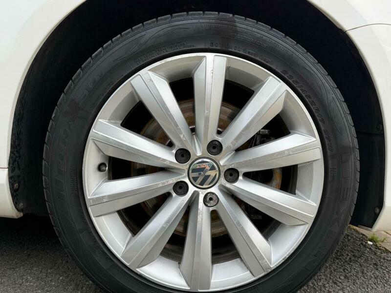 Volkswagen Passat  Black #14