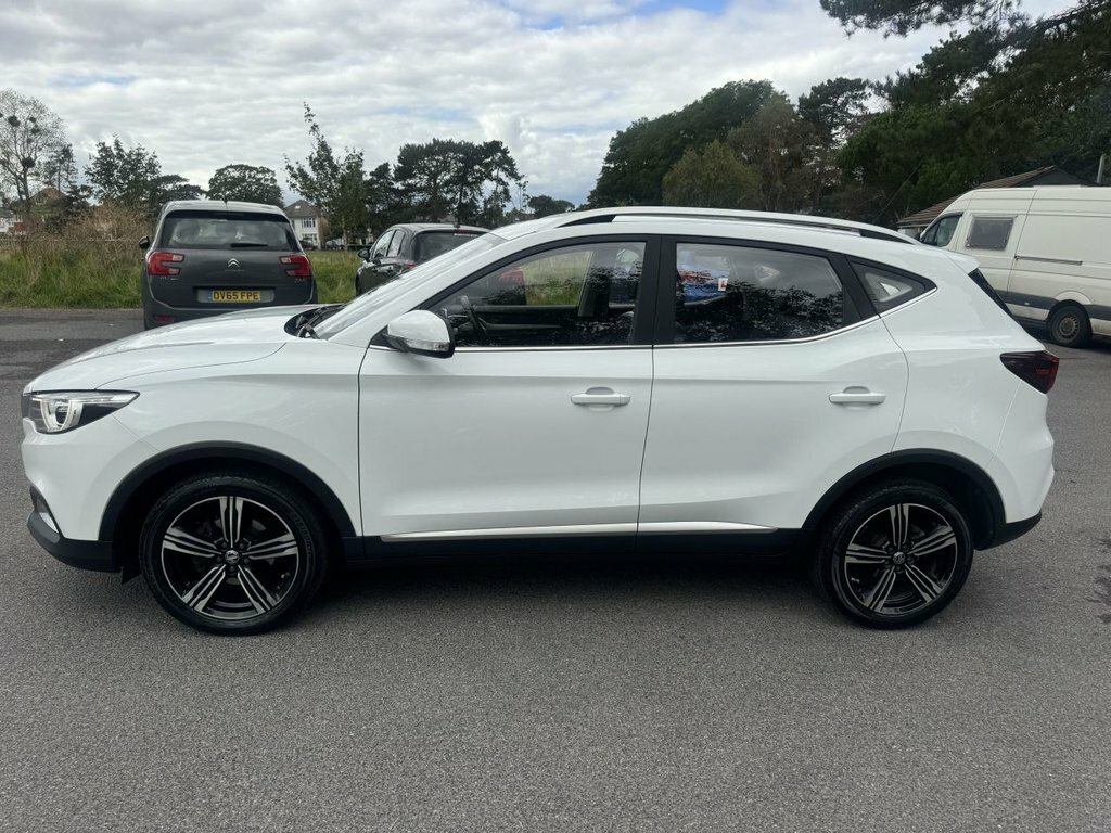 MG ZS 1L Exclusive White #5