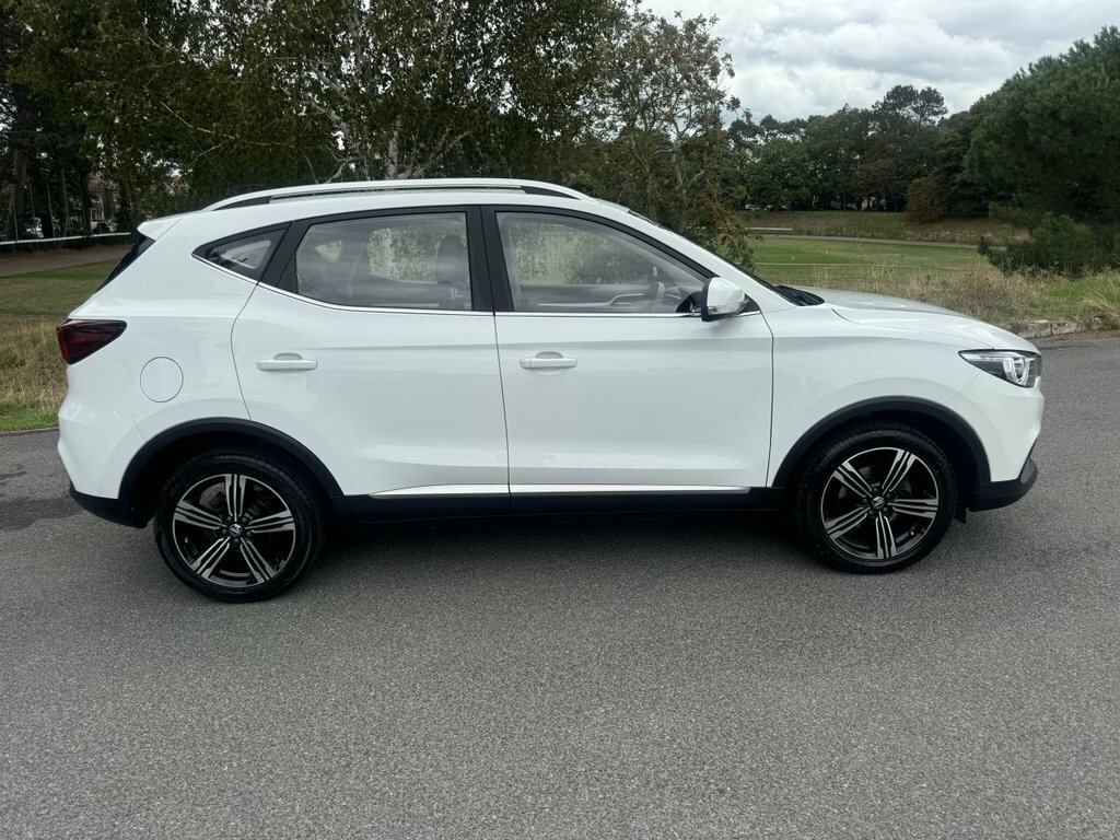 MG ZS 1L Exclusive White #3