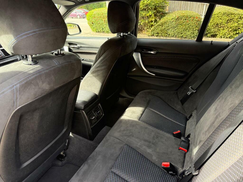 BMW 1 Series Exclusive Edition Black #19