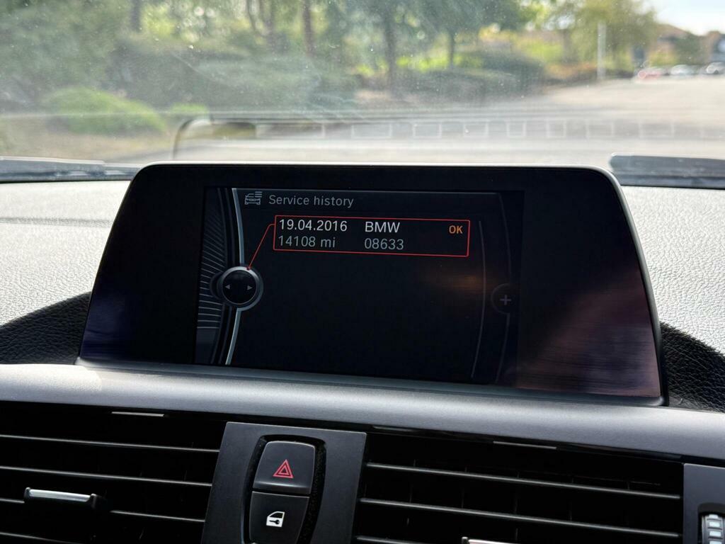 BMW 1 Series Exclusive Edition Black #32