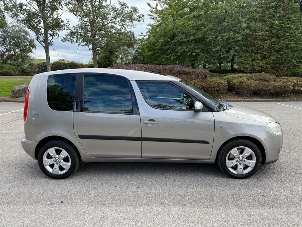 Skoda Roomster 1.4 Tdi Pure Drive Se Beige #2