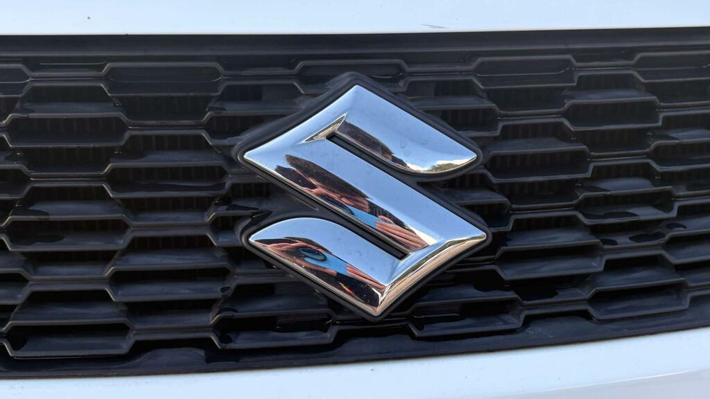 Suzuki Swift Hatchback 1.2 White #29