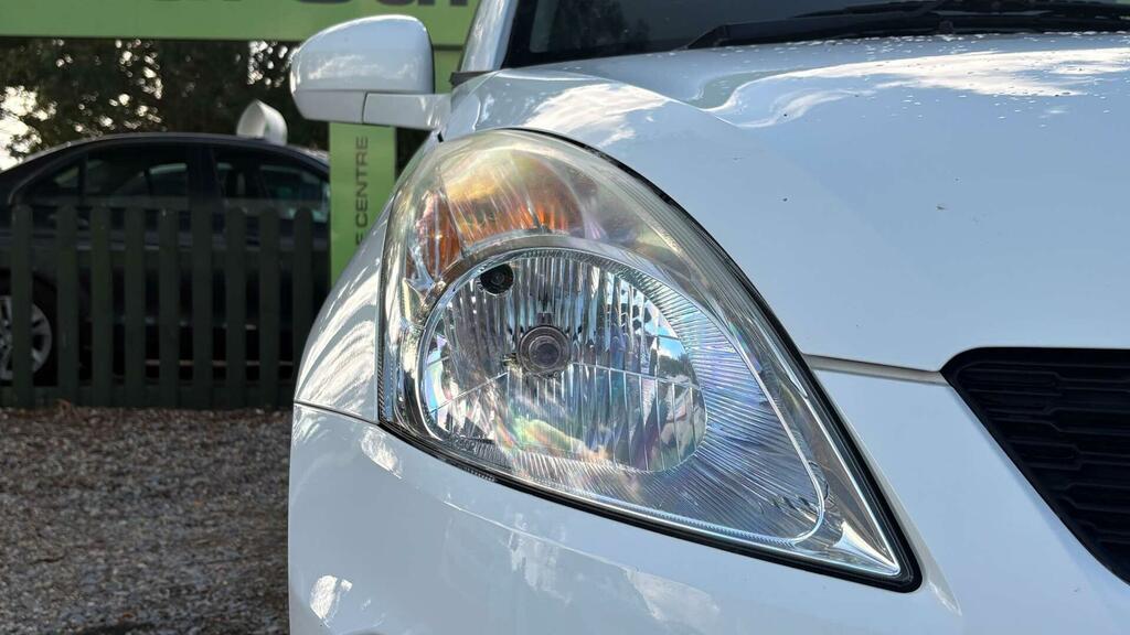 Suzuki Swift Hatchback 1.2 White #27