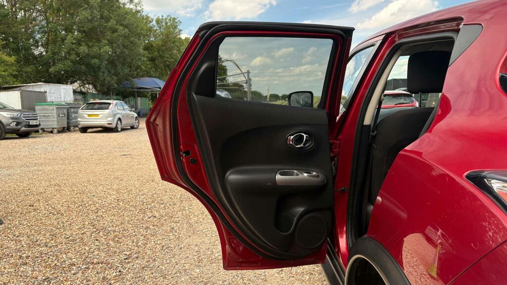 Nissan Juke Hatchback Red #32