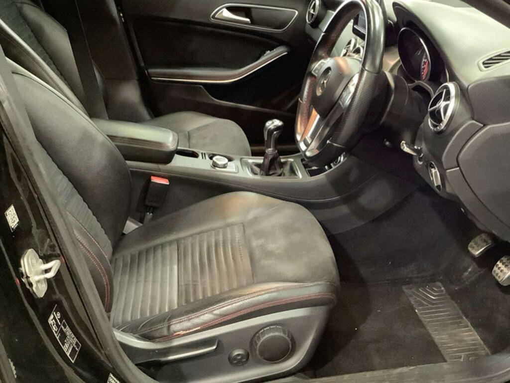Mercedes-Benz CLA Class Amg Sport Black #3