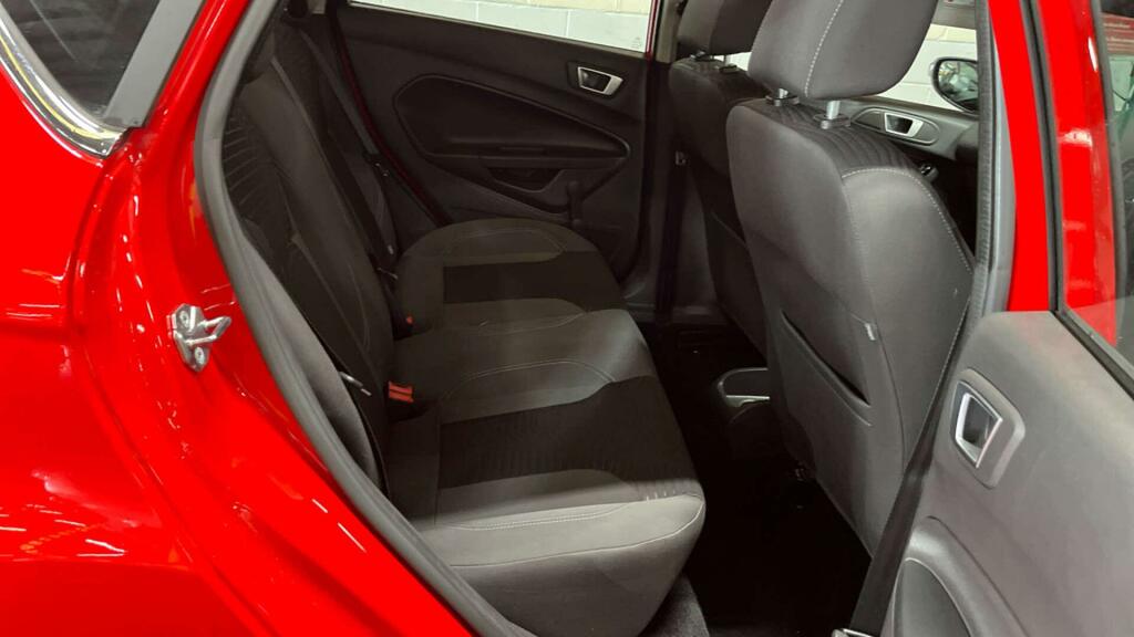 Ford Fiesta Zetec Red #4