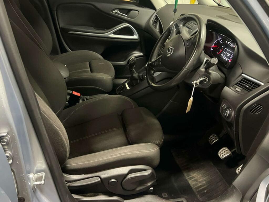 Vauxhall Zafira Tourer Sri Silver #3