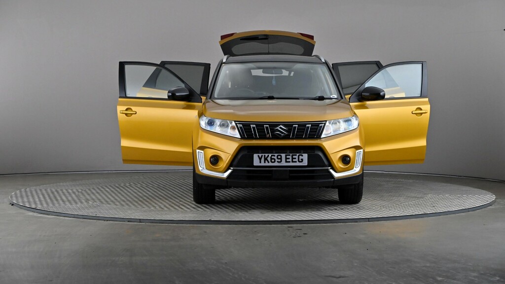 Suzuki Vitara Hatchback White #8