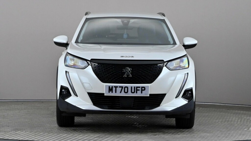 Peugeot 2008 1.2 Puretech 130 Allure Premium Eat8 White #2