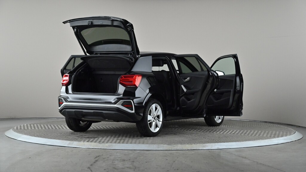 Audi Q2 Black Edition White #12