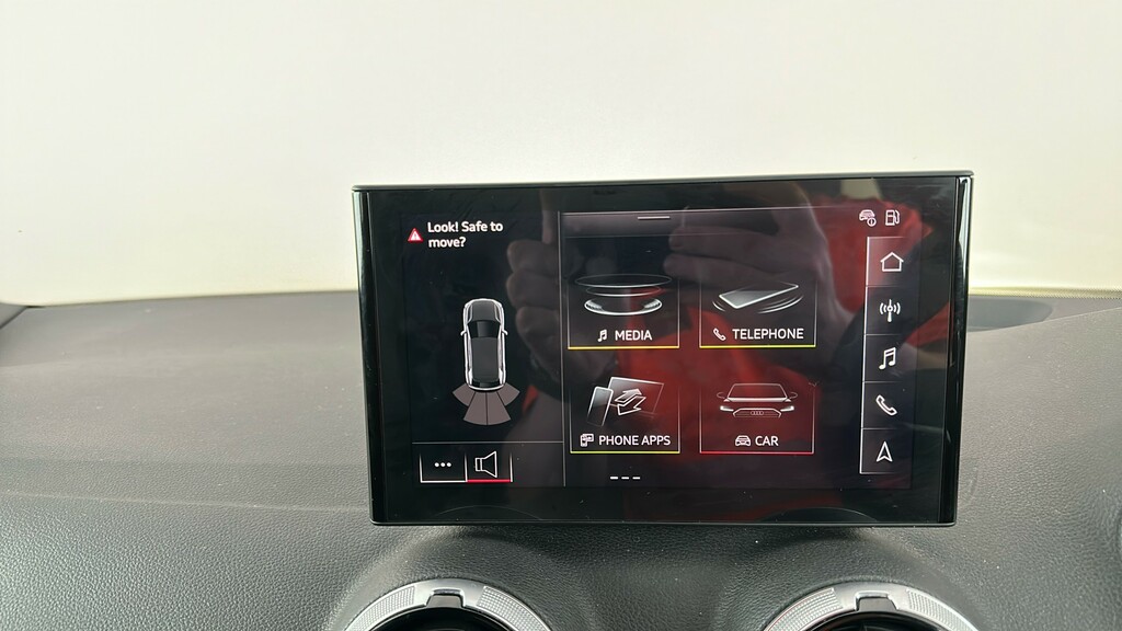 Audi Q2 Black Edition White #26