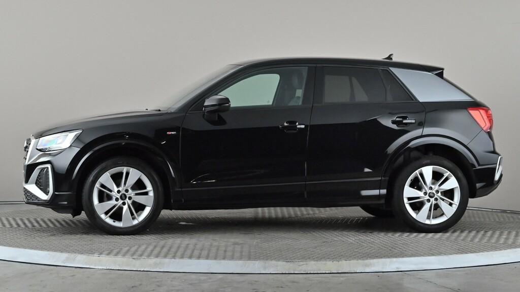 Audi Q2 35 Tfsi S Line Black #3