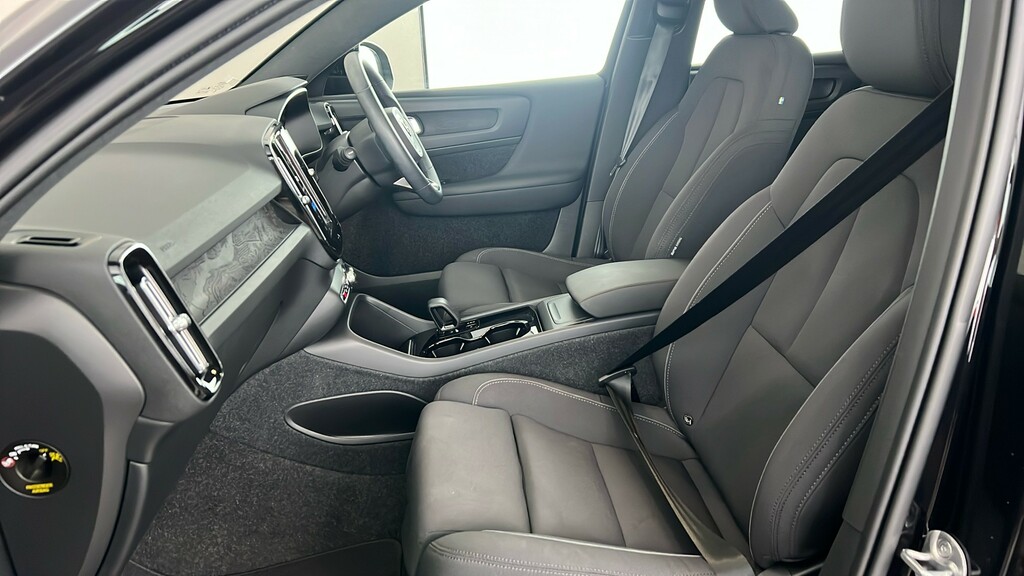 Volvo C40 Ultimate Silver #17