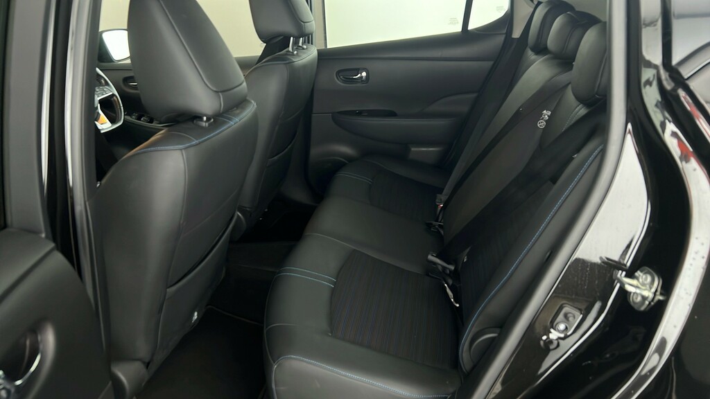 Nissan Leaf N-connecta Blue #18