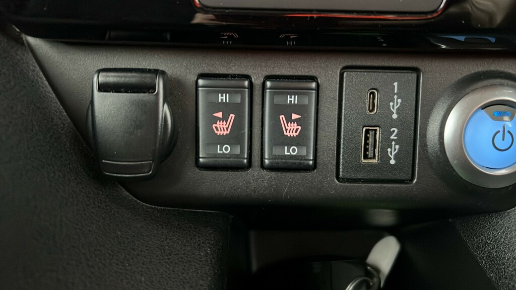Nissan Leaf N-connecta Blue #25