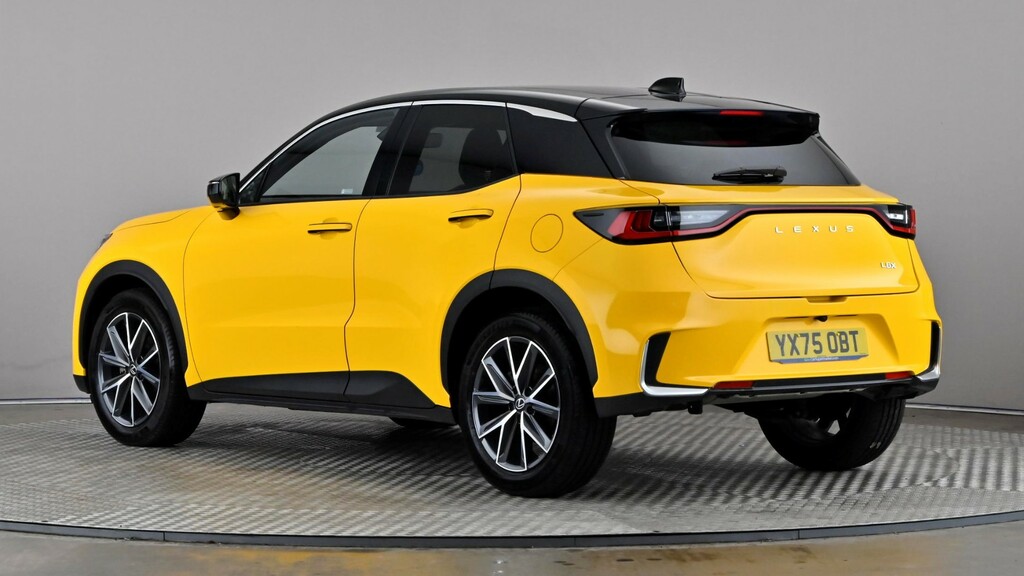 Lexus LBX 1.5 Takumi E-cvt Yellow #4